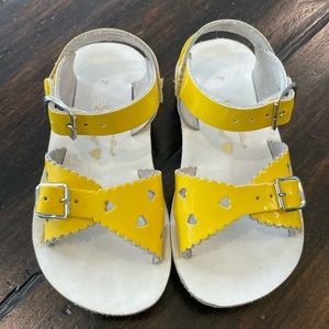 Salt Water Sandals Toddler Girl Sz 7  Shiny Yellow